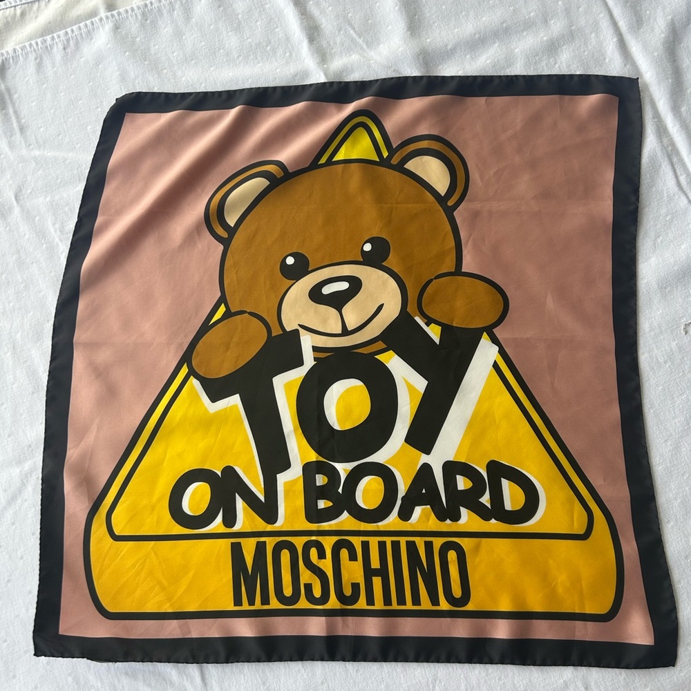 Moschino scarf